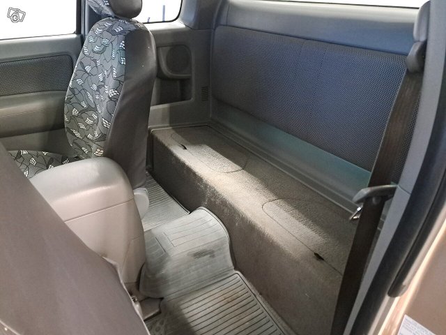 TOYOTA HILUX 9