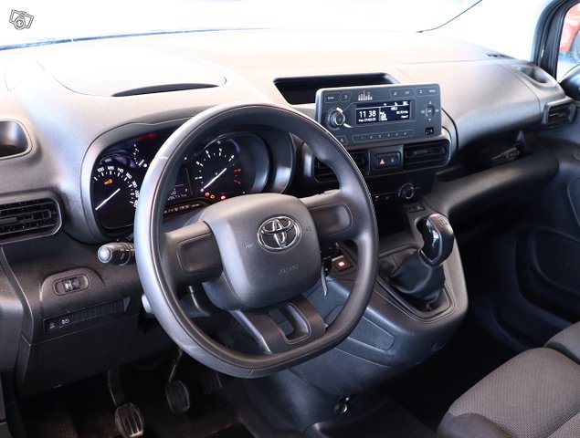 Toyota Proace CITY 9