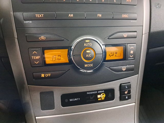 TOYOTA Corolla 22