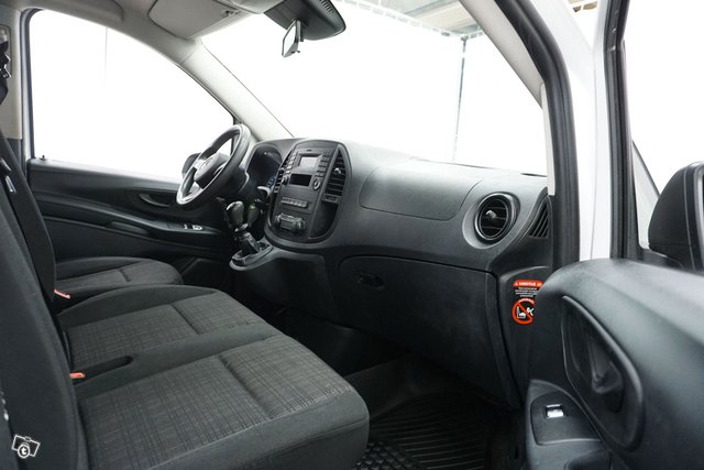 Mercedes-Benz Vito 18