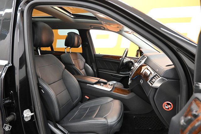 Mercedes-Benz GL 11