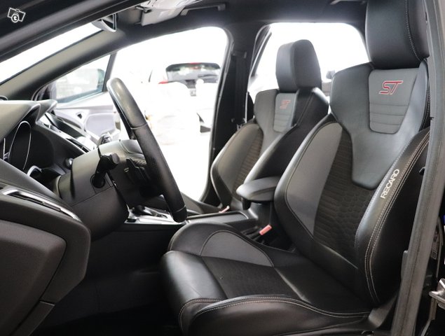Ford Focus 8