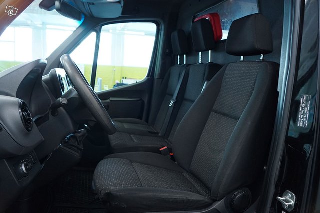 Mercedes-Benz Sprinter 8