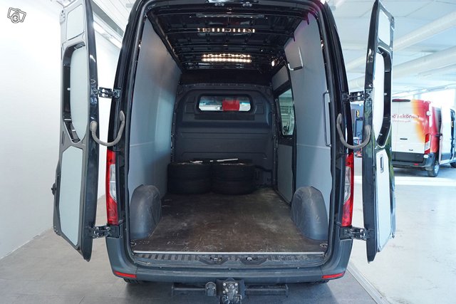 Mercedes-Benz Sprinter 10