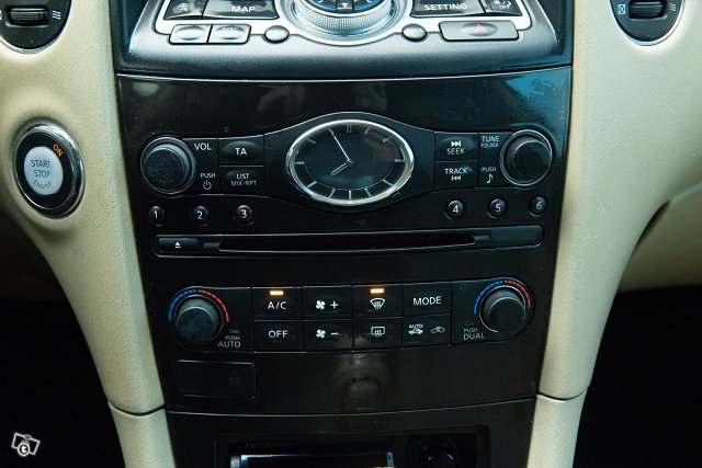 Infiniti EX30D 18