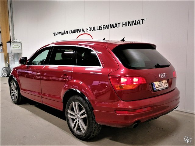 Audi Q7 4