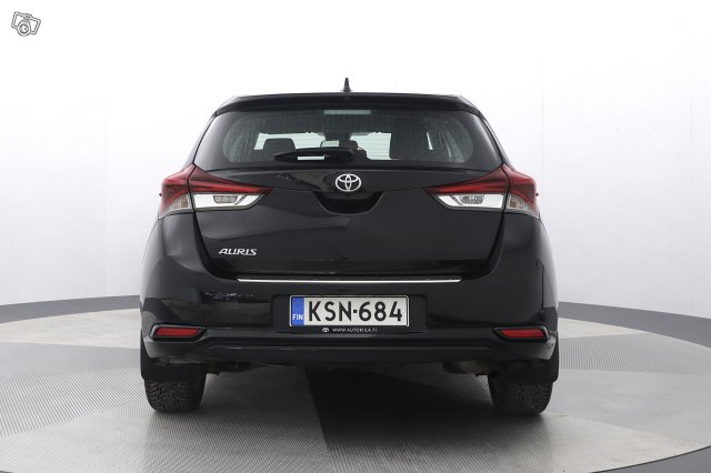TOYOTA AURIS 4