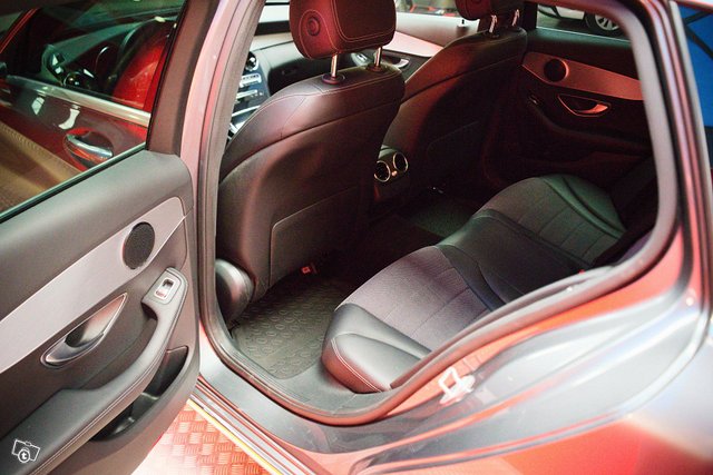Mercedes-Benz C 10