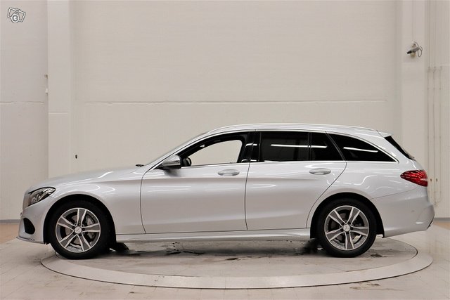 Mercedes-Benz C 8