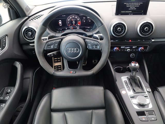 Audi RS 3 8