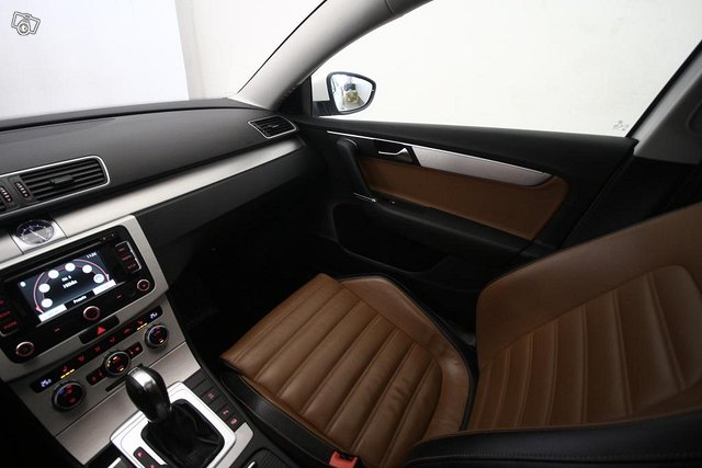 Volkswagen Passat 25