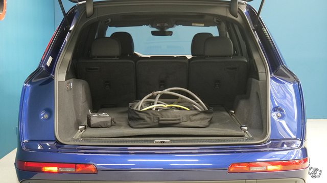AUDI Q7 19