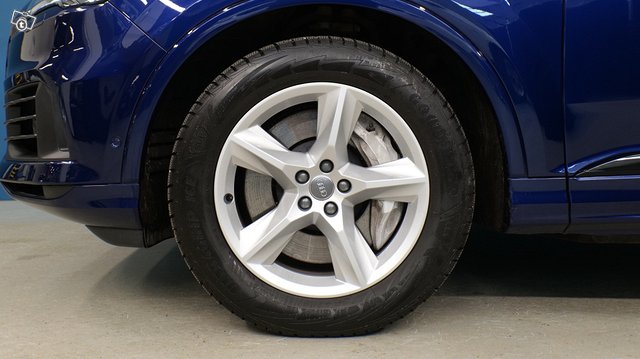 AUDI Q7 24