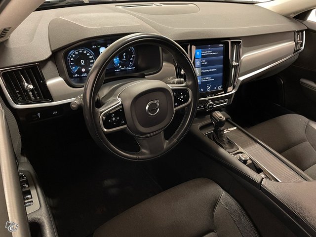 Volvo V90 9
