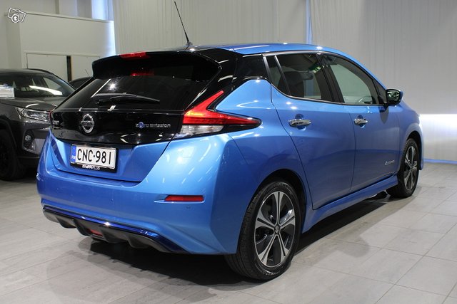 Nissan Leaf 5