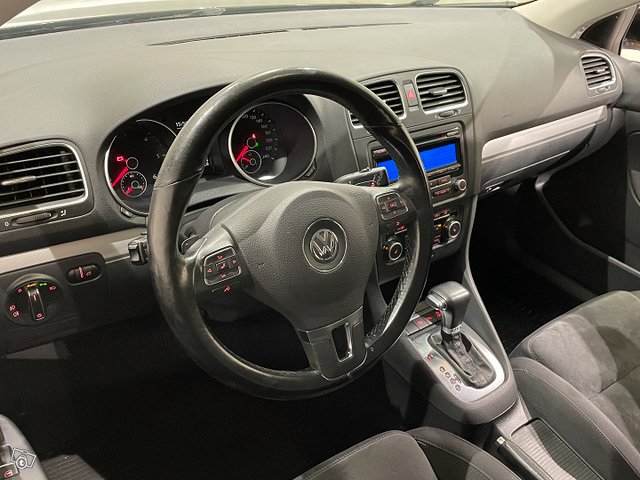 Volkswagen Golf 9