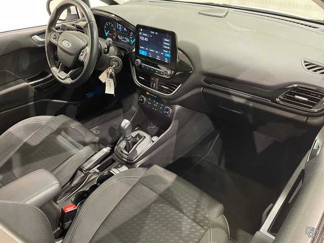 Ford Fiesta 12