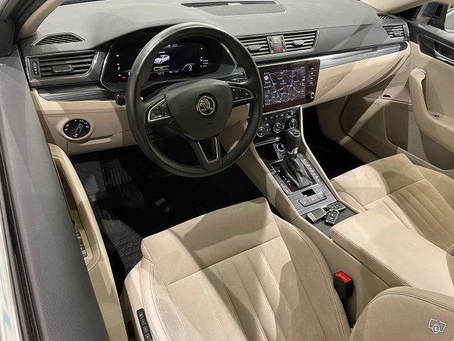 Skoda Superb 9