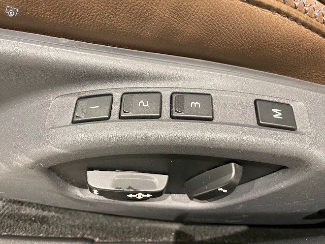 Volvo XC70 23