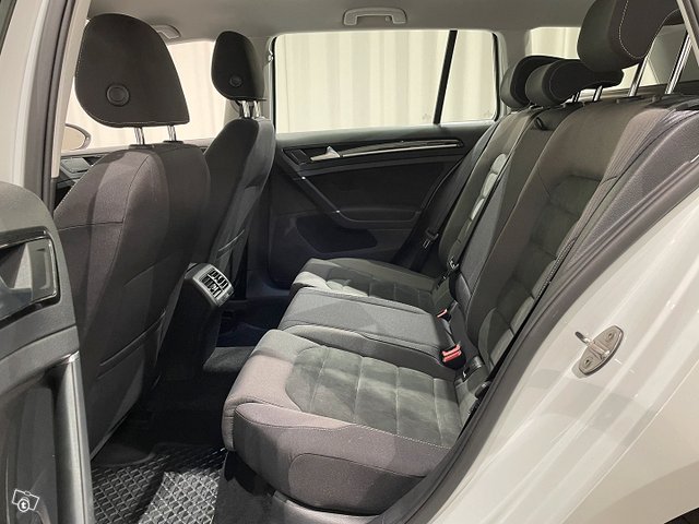 Volkswagen Golf 15