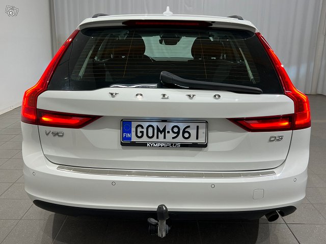 Volvo V90 5