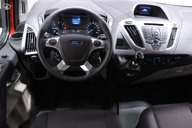 Ford Tourneo Custom 18