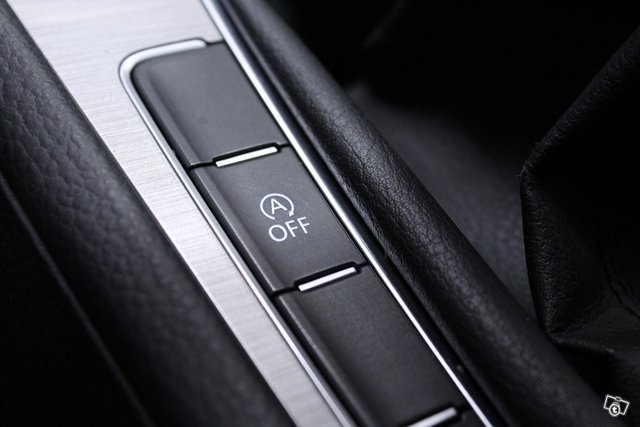Volkswagen Golf 24