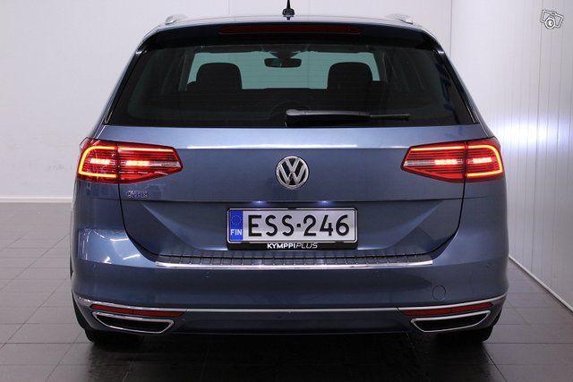 Volkswagen Passat 9