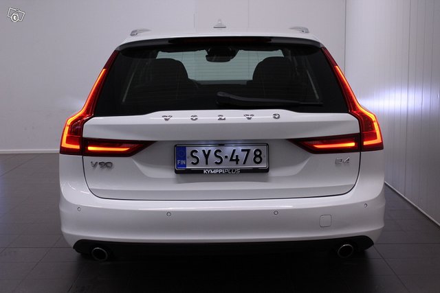 Volvo V90 9