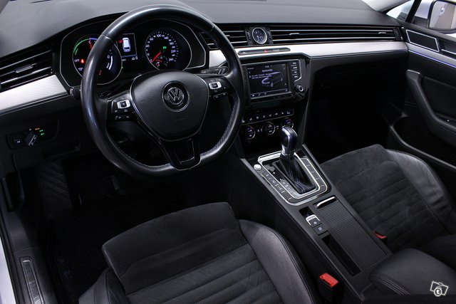 Volkswagen Passat 10