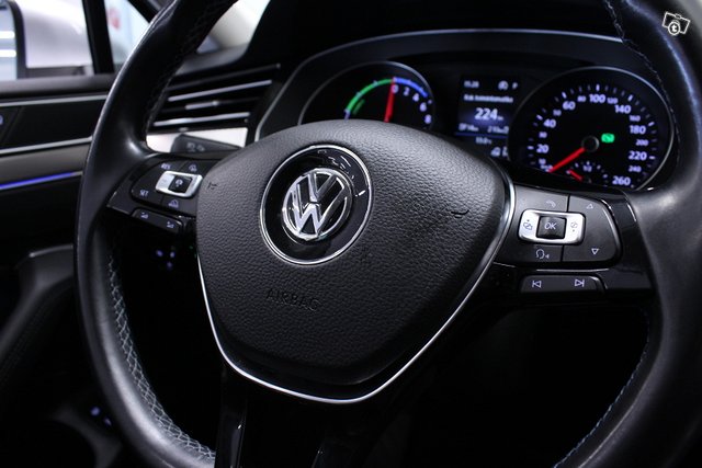 Volkswagen Passat 19