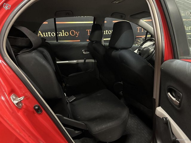 Toyota Yaris 12