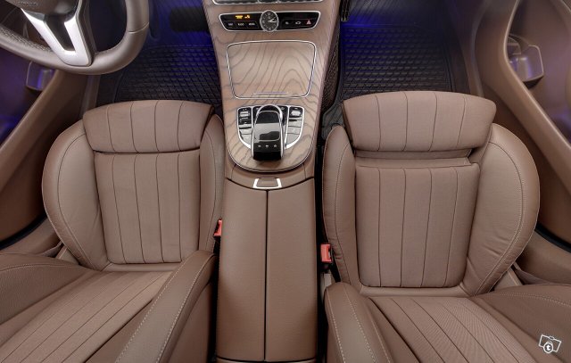 MERCEDES-BENZ E 11