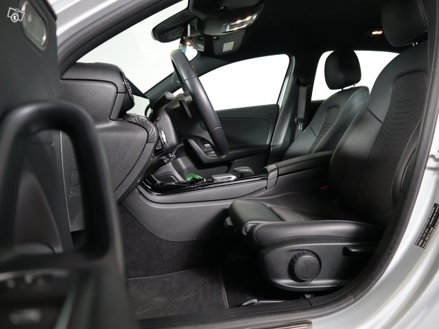 MERCEDES-BENZ A 11