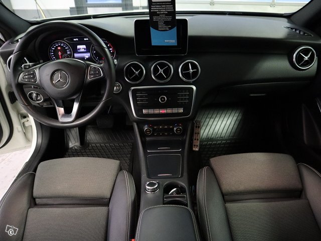Mercedes-Benz A 8