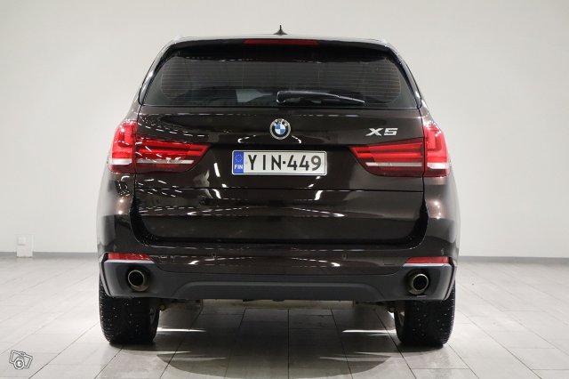 BMW X5 8