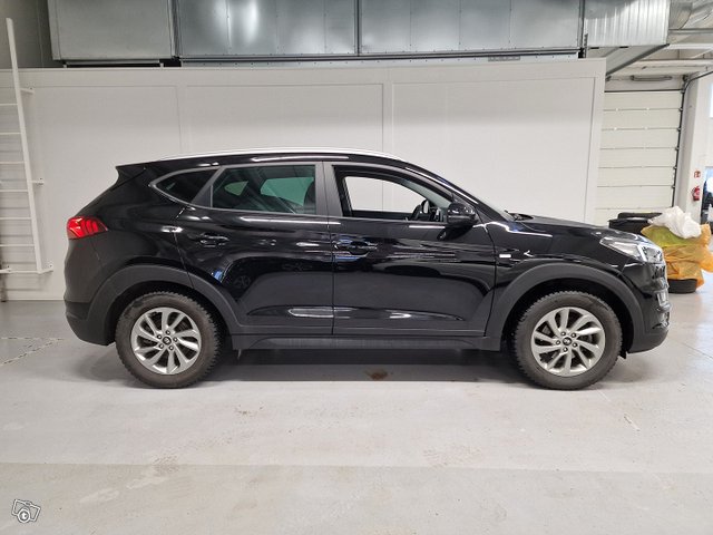 Hyundai TUCSON 4
