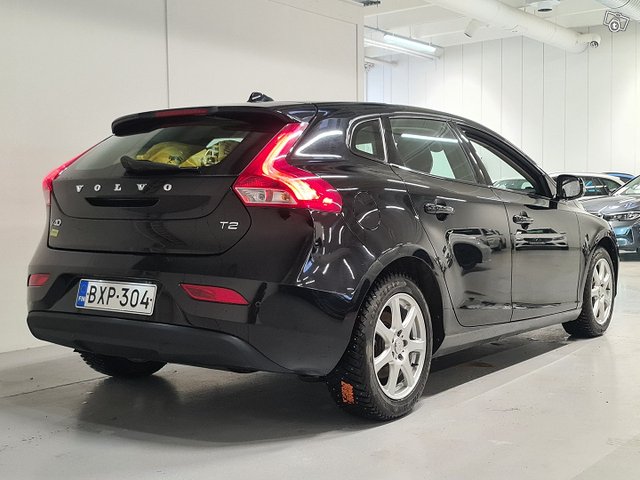 Volvo V40 4