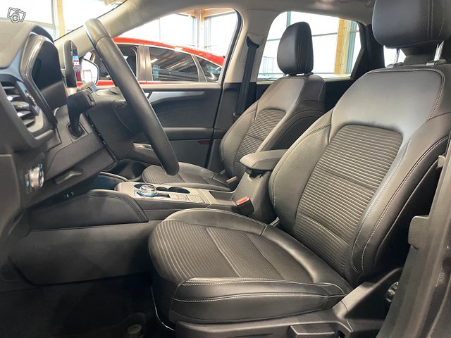 FORD KUGA 8