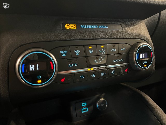 FORD KUGA 17