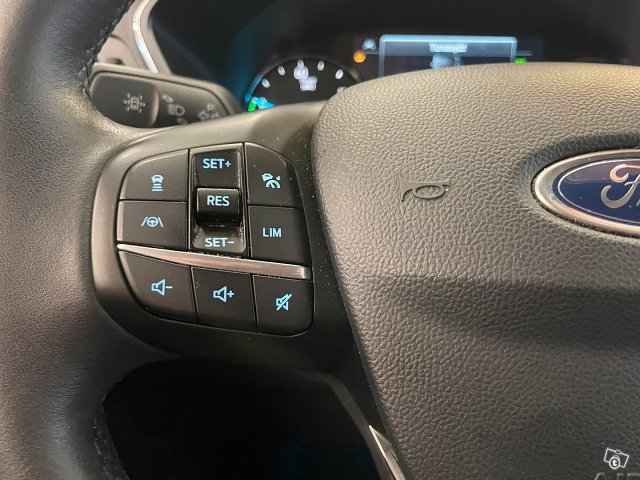 FORD KUGA 22