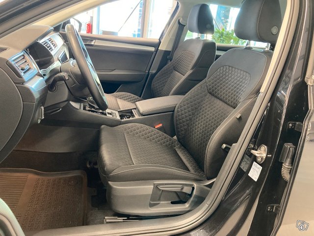 Skoda SUPERB 8