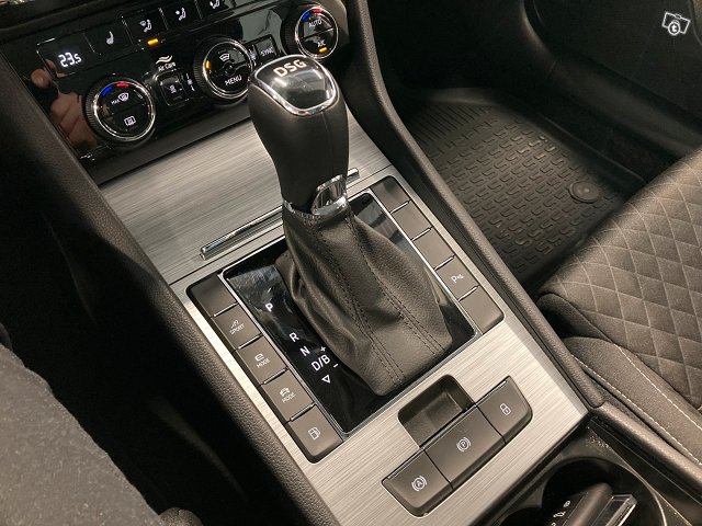 Skoda SUPERB 24