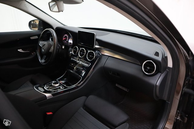 Mercedes-Benz C 16