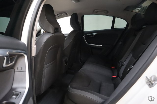 Volvo S60 11