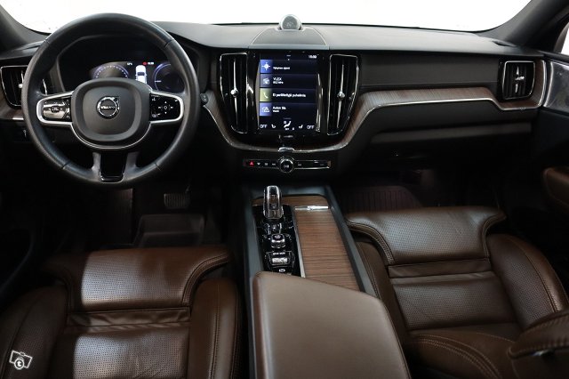 Volvo XC60 15