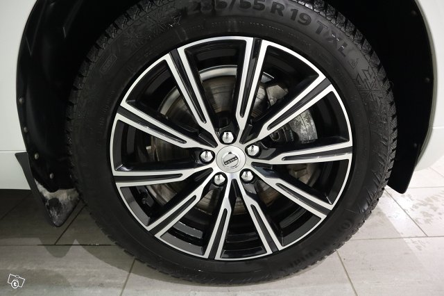 Volvo XC60 25