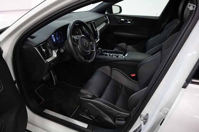 Volvo V60 8