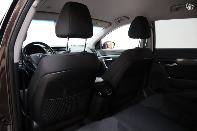 Hyundai I40 WAGON 12
