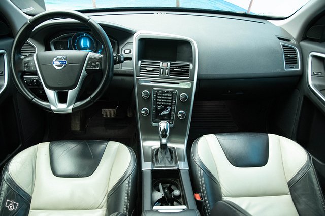 Volvo XC60 12